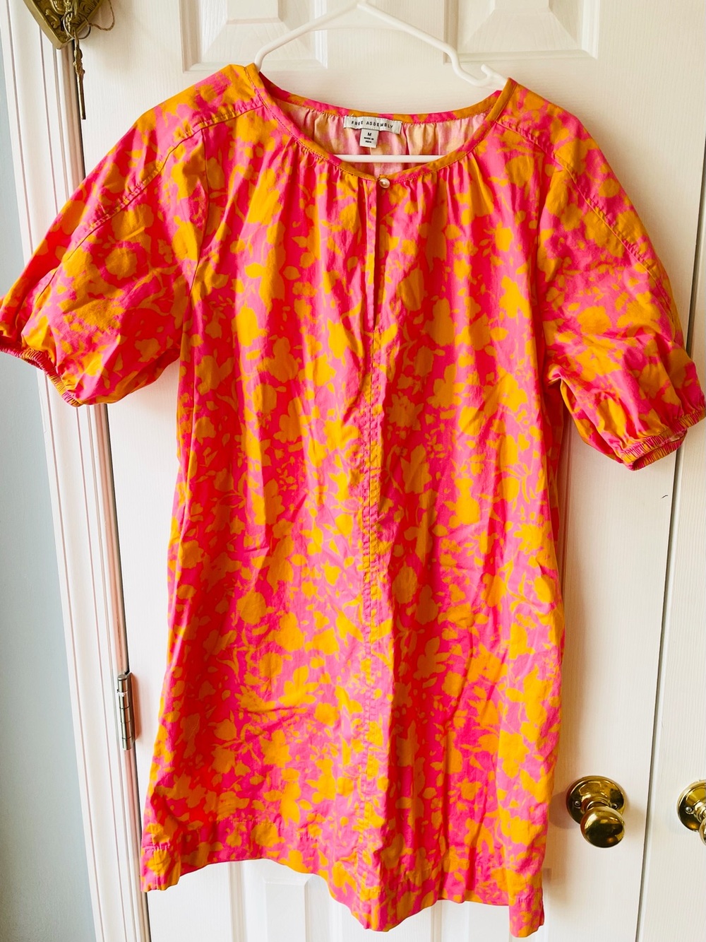 Free Assembly Pink & Yellow/orange Floral Puff-Sleeve Shift Dress.